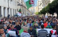 تجدد مسيرات الحراك الشعبي.. الجزائريون يطالبون بتغيير النظام