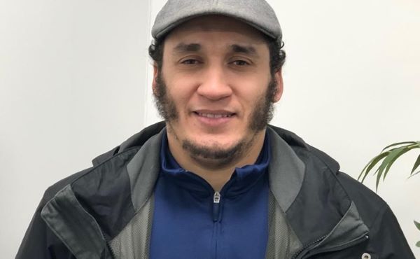 محمد حاجب الإرهابي الفار من العدالة المغربية يفضح نفسه ويكشف تشبعه بالفكر المتطرف لتنظيم القاعدة (فيديو)