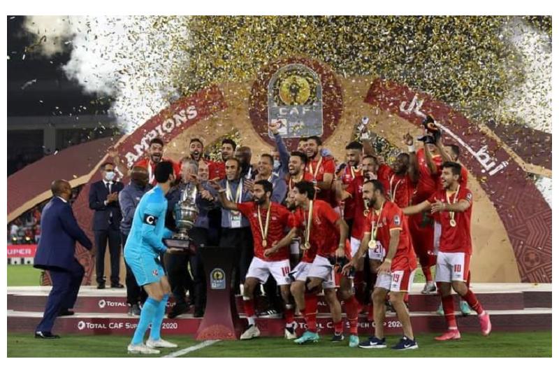 الأهلي المصري يتوج بكأس السوبر الإفريقي بعد فوزه على فريق نهضة بركان
