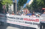 وقفة احتجاجية أمام المحكمة العليا بالعاصمة الإسبانية مدريد للمطالبة بمحاكمة زعيم مرتزقة البوليساريو 