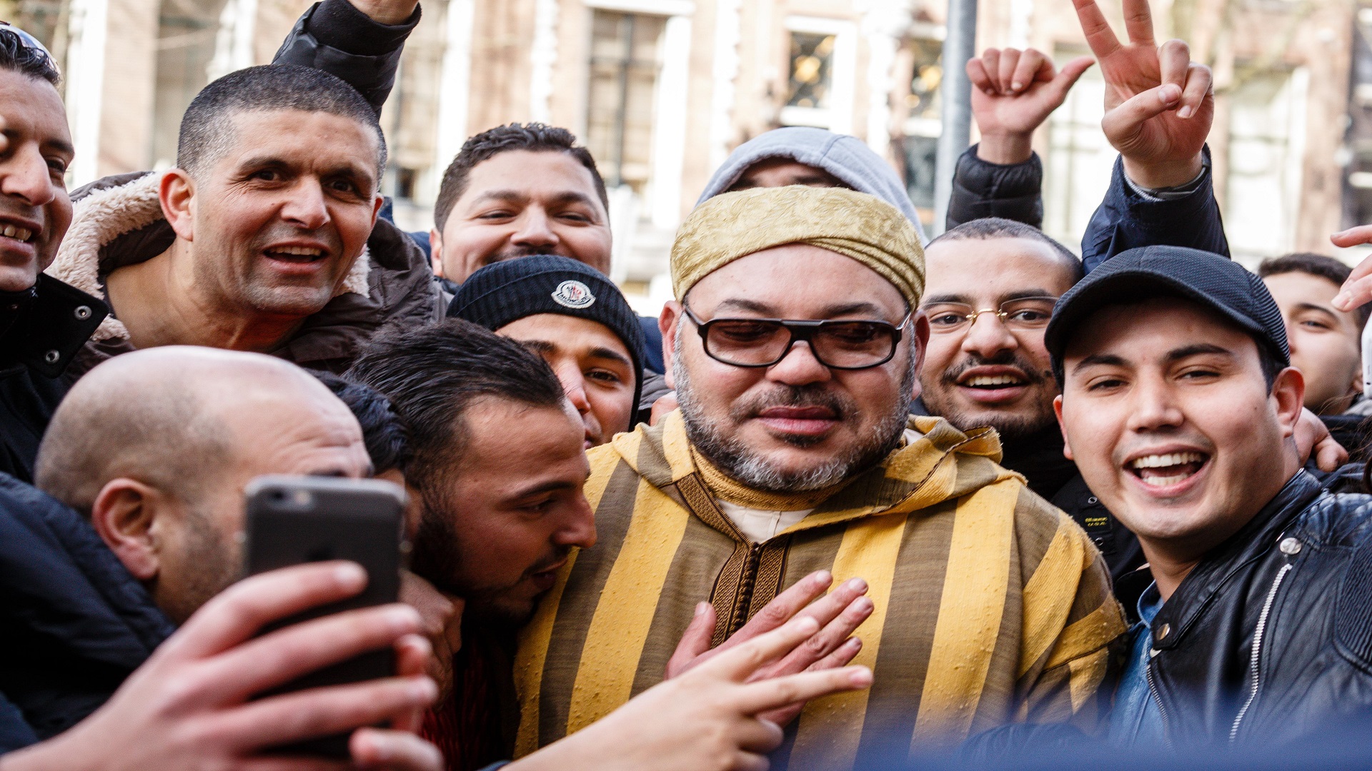 جزائريو الخارج يهاجمون 