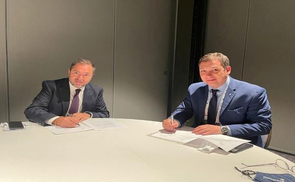 الخطوط الملكية المغربية توقع اتفاق تعاون مع شركة الطيران الإسرائيلية “العال”