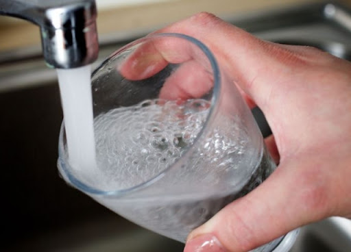 آسفي.. تغيّر طعم ورائحة الماء الصالح للشرب يجر نزار بركة إلى أولى المساءلات بالبرلمان