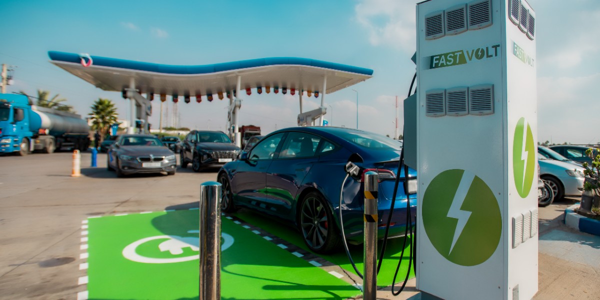 إنشاء أكبر شبكة لمحطات الشحن السريع للسيارات الكهربائية بالمغرب
