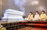 جلالة الملك محمد السادس يحيي ذكرى وفاة والده الحسن الثاني طيب الله ثراه