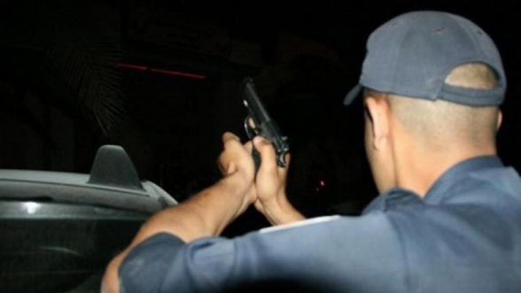 أمن فاس يُطلق النار على شخص هائج عرض سلامة المواطنين وعناصر الأمن لاعتداء جدي وخطير