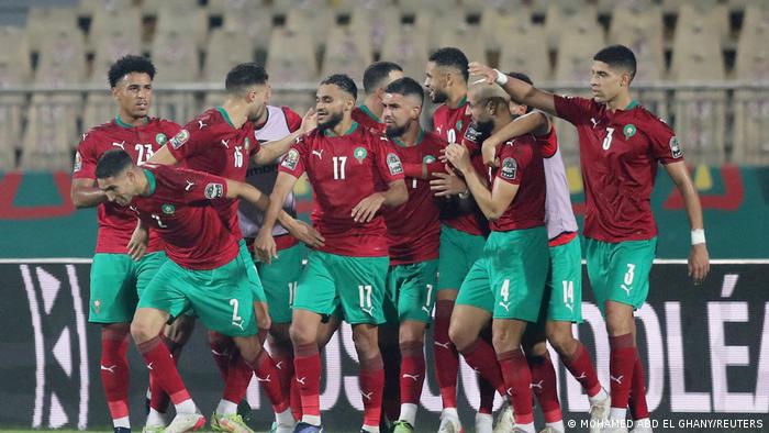 مدرب منتخب مالاوي يشيد بقوة الفريق الوطني المغربي بعد تأهله إلى ربع نهائي 