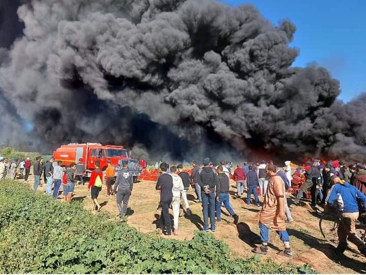 اندلاع حريق مهول بمستودع الصناديق الخشبية والبلاستيكية بإنزكان (صور)