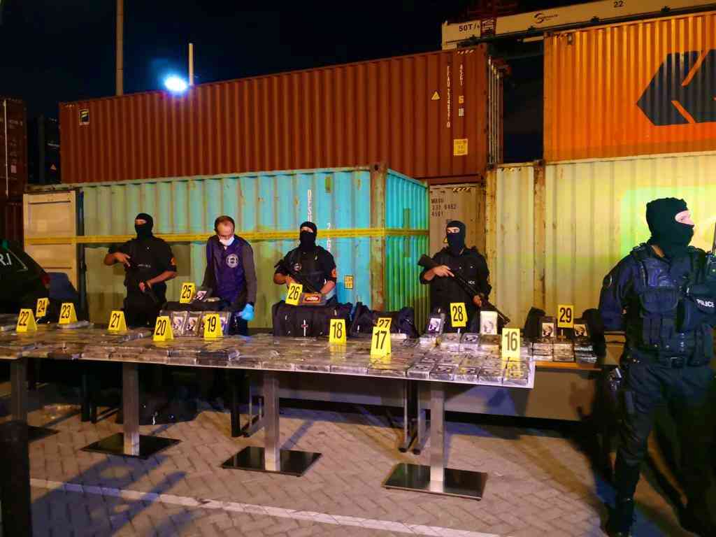 الأمن المغربي يساهم في تفكيك شبكة بالبرازيل تنشط في الترويج الدولي للكوكايين