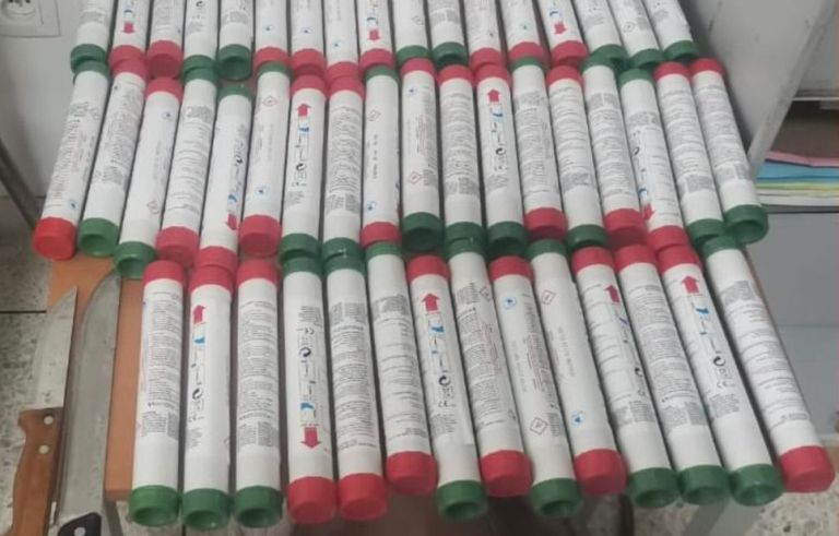 أمن الفداء مرس السلطان يوقف شخصين متورطين في ترويج الشهب النارية المهربة وحيازة السلاح الأبيض