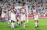 جمهور الوحدة الإماراتي يقتحم الملعب ويعتدي على خالد عيسى حارس العين وعلى سفيان رحيمي