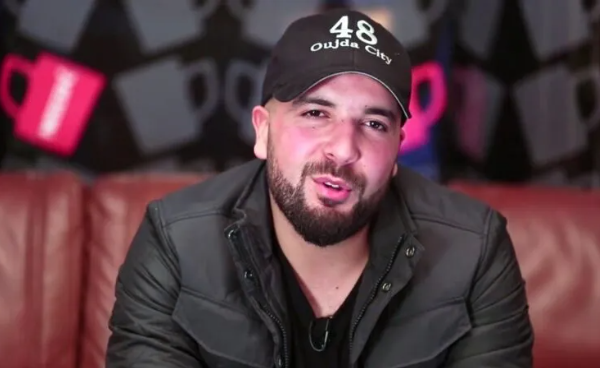 رواد مواقع التواصل الإجتماعي يردون على المغني 