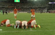 فريق نهضة بركان يُتوّج بكأس الكونفدرالية الإفريقية لكرة القدم للمرة الثانية في تاريخه بعد تفوقه في المباراة النهائية على أورلاندو بيراتس الجنوب إفريقي