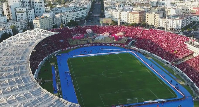 الملك محمد السادس يثني على جماهير الوداد الرياضي ويصفها بـ