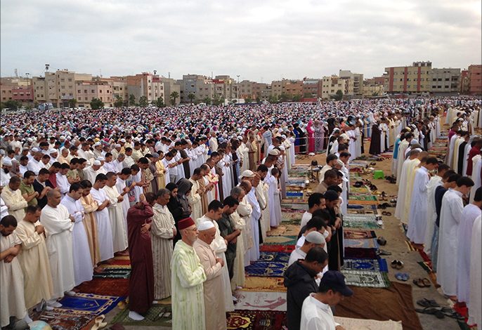 إسلام سيدة إسبانية وسط تكبيرات المصلين بعد صلاة عيد الأضحى