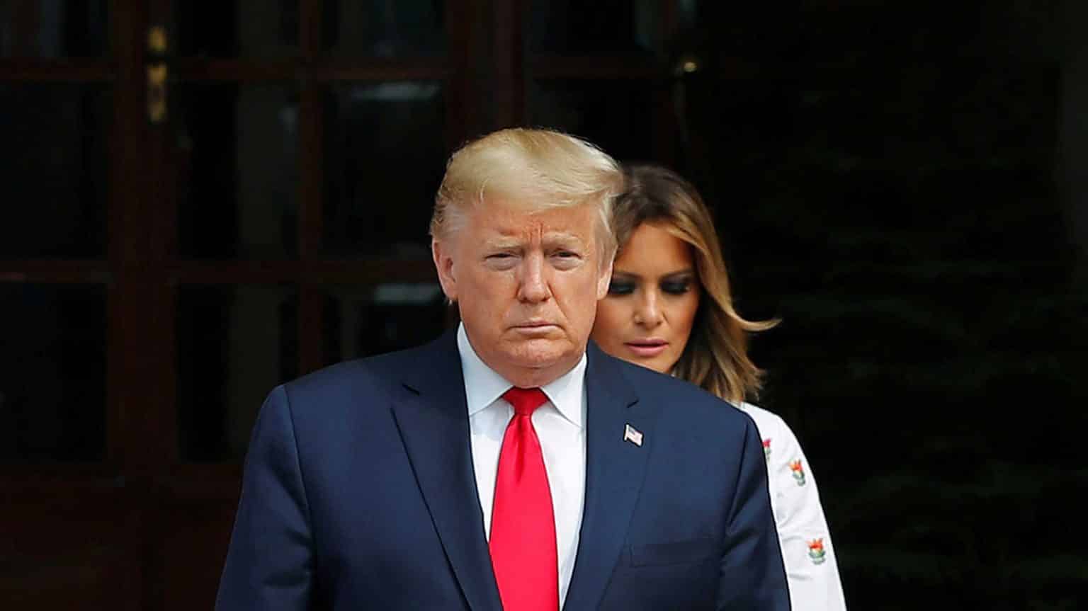 في عملية تفتيش غير مسبوقة لمنزل رئيس سابق.. الـ (FBI) يداهم منزل 