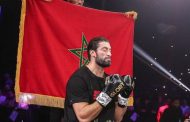 البطل المغربي جمال بن صديق ينتصر بالضربة القاضية خلال الجولة الأولى ويهدي فوزه للملك محمد السادس