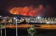 فرق الإطفاء تسابق الزمن لإخماد حريق غابة 