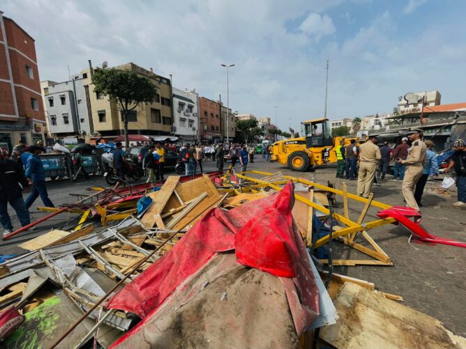 السلطات المحلية بمدينة الدار البيضاء تشن حملات واسعة للقضاء على مظاهر العشوائية وتحرير المِلك العمومي  