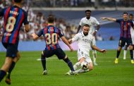 ريال مدريد يقسو على برشلونة بثلاثية وينفرد بصدارة الدوري الإسباني