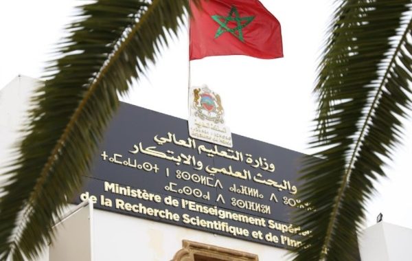 من الداخلة إلى وجدة.. وقفة الأقدمية العامة تربك حسابات وزير التعليم العالي عز الدين الميداوي
