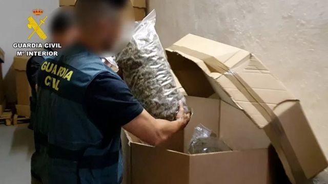 إسبانيا تصادر 