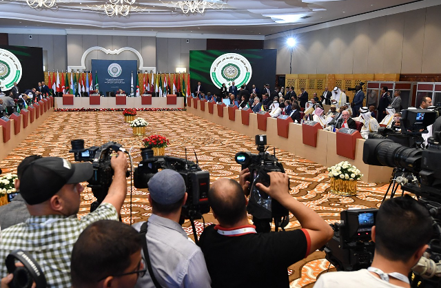 السلطات الجزائرية ترد على اتهامها بمنع الوفد الإعلامي المغربي من تغطية أشغال القمة العربية