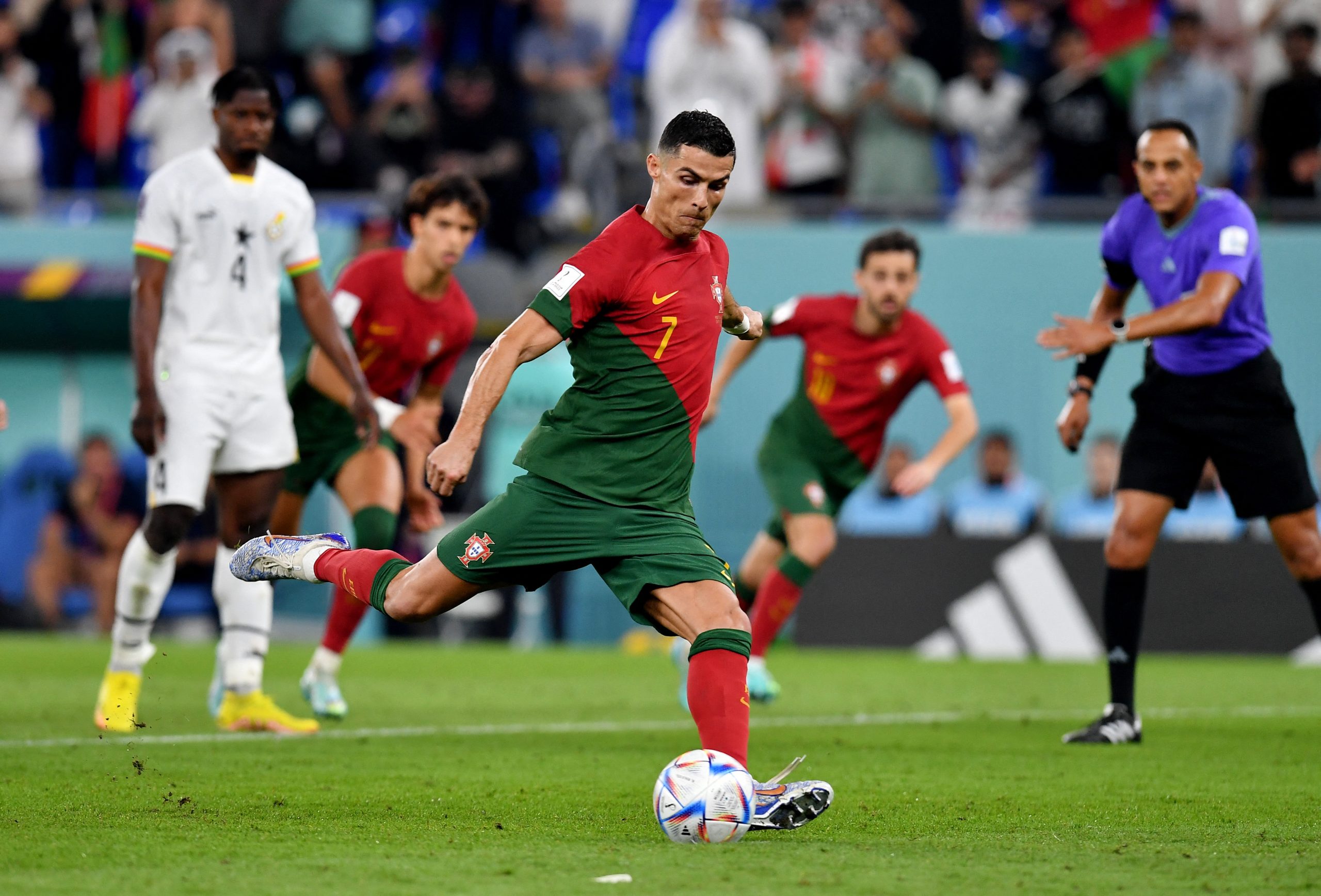كأس العالم قطر 2022.. رونالدو يقود البرتغال لفوز مثير على غانا
