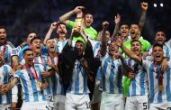 الملك محمد السادس يهنئ الرئیس الأرجنتيني بمناسبة فوز منتخب بلاده بكـأس العالم قطر 2022