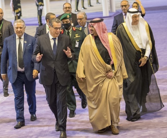 أخنوش يحل بالمملكة العربية السعودية لتمثيل الملك محمد السادس في القمة العربية الصينية المنعقدة بالرياض