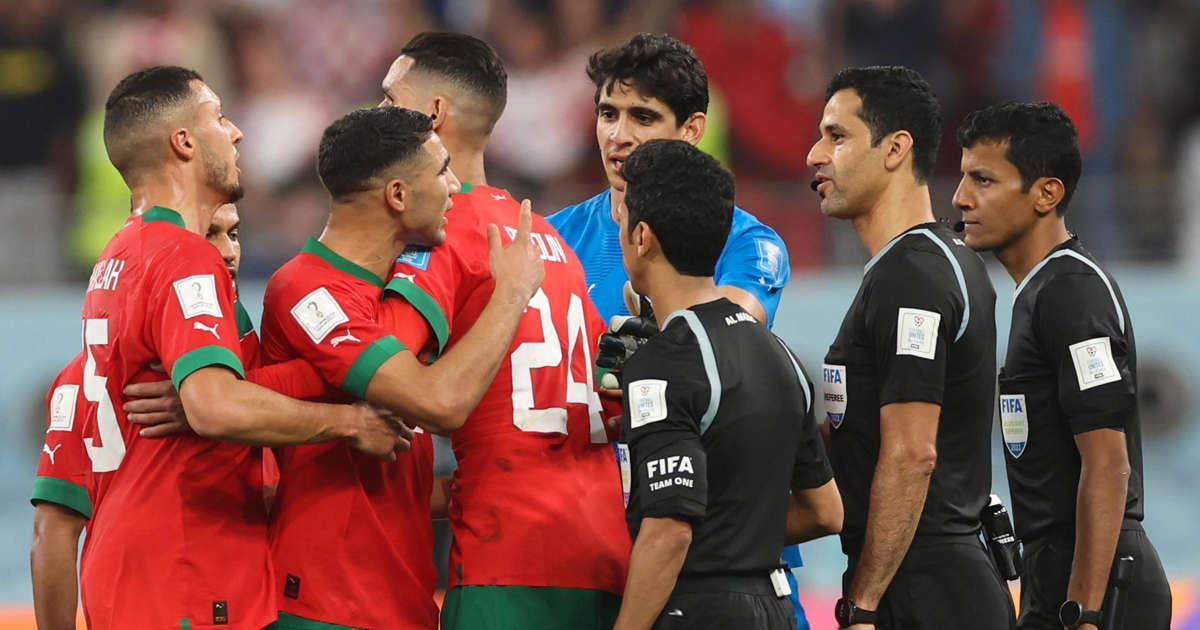 أشرف حكيمي يصرخ في وجه رئيس 