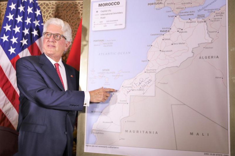 سفير أمريكي سابق يحث رجال المال والأعمال على الذهاب إلى المغرب من أجل الاستثمار فيه