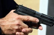 مفتش شرطة بأمن مولاي رشيد يضطر لإشهار سلاحه الوظيفي لتحييد الخطر الناجم عن مهاجمة ثلاثة مجرمين لرجال الأمن بواسطة السلاح الأبيض
