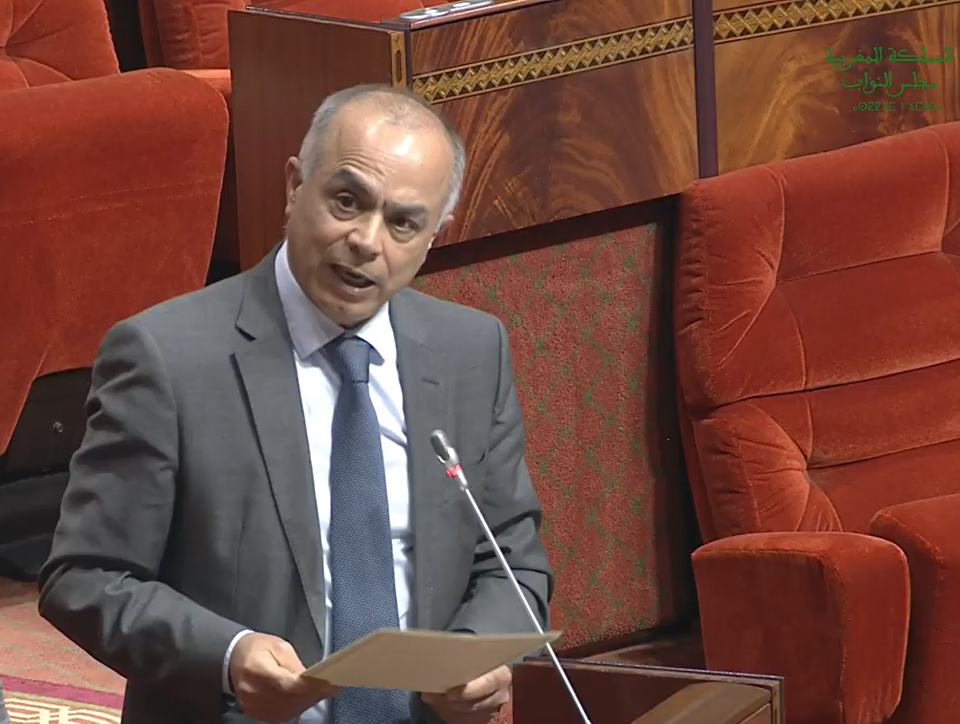 شكيب بنموسى يُعلن التحضير لقانون يُنهي احتكار سلطة الأب على شهادة مغادرة الأبناء من المدرسة