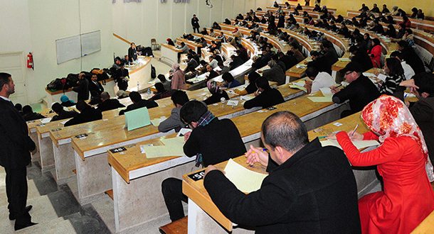 رسوم تصل إلى 20 ألف درهم في السنة.. موظفون وأجراء يصعدون ضد 