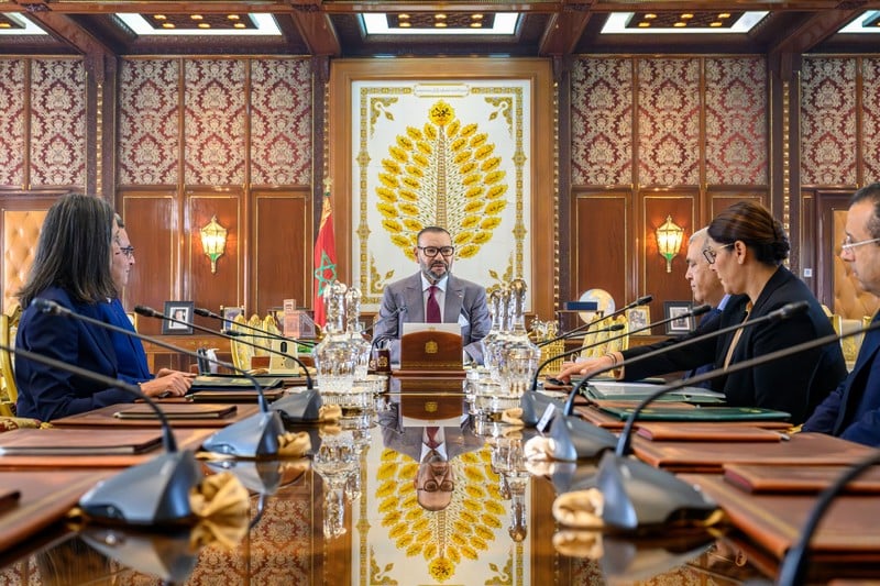 الملك محمد السادس يترأس جلسة عمل حول البرنامج الجديد للمساعدة في السكن وأسر ستستفيد من دعم يتراوح مابين 70 ألف و100 ألف درهم