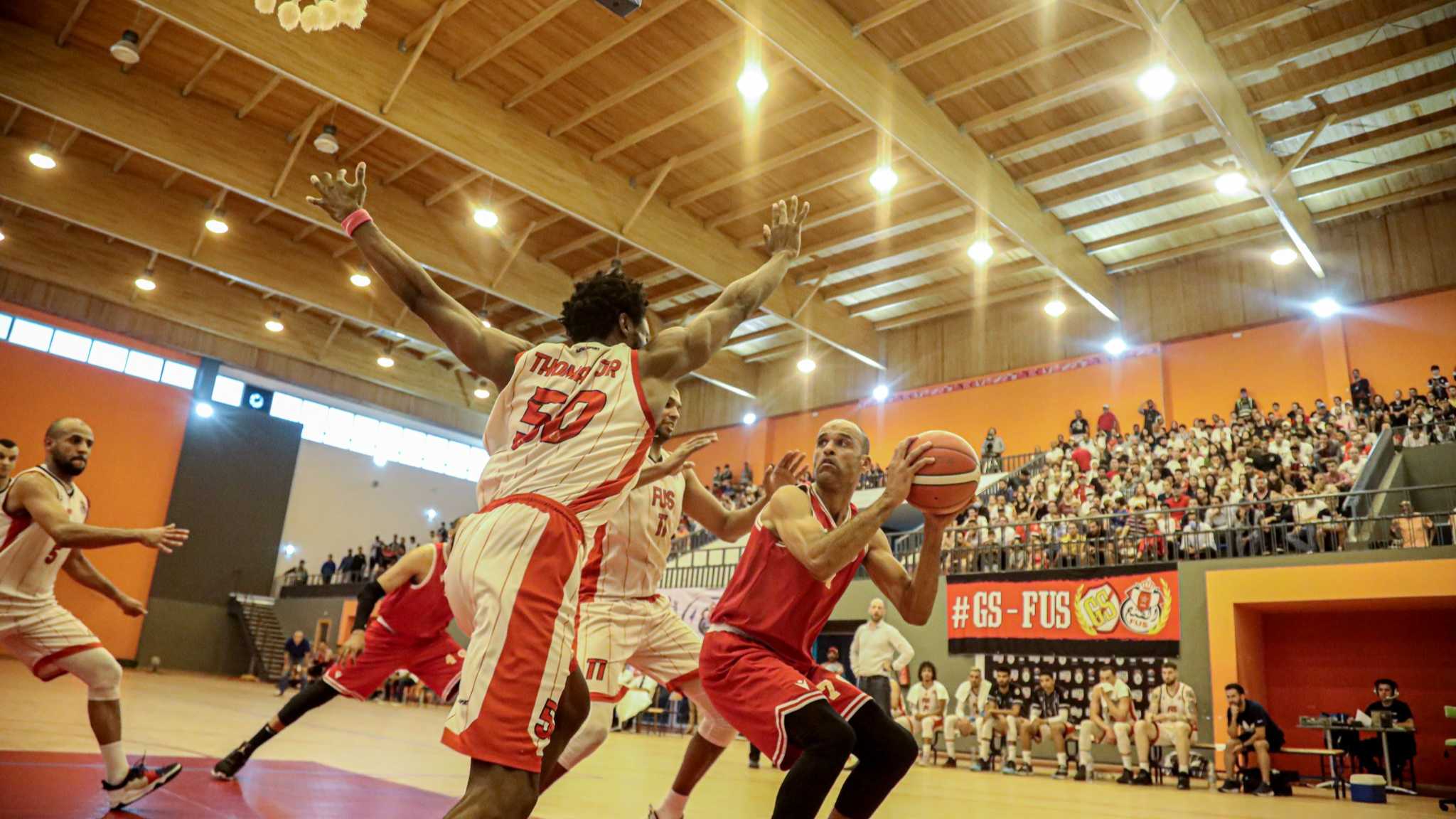 الدورة التاسعة (إياب) من بطولة القسم الممتاز لكرة السلة : الفتح الرياضي في قمة شيقة أمام المغرب الرياضي الفاسي