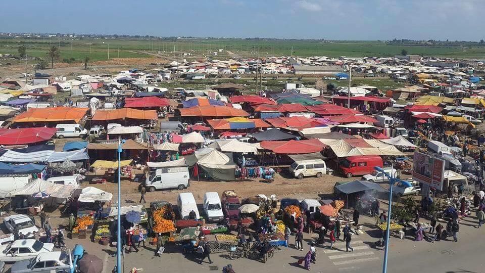 تجار الأسواق الأسبوعية بالمغرب يحتجون على مذكرة إدارة الجمارك