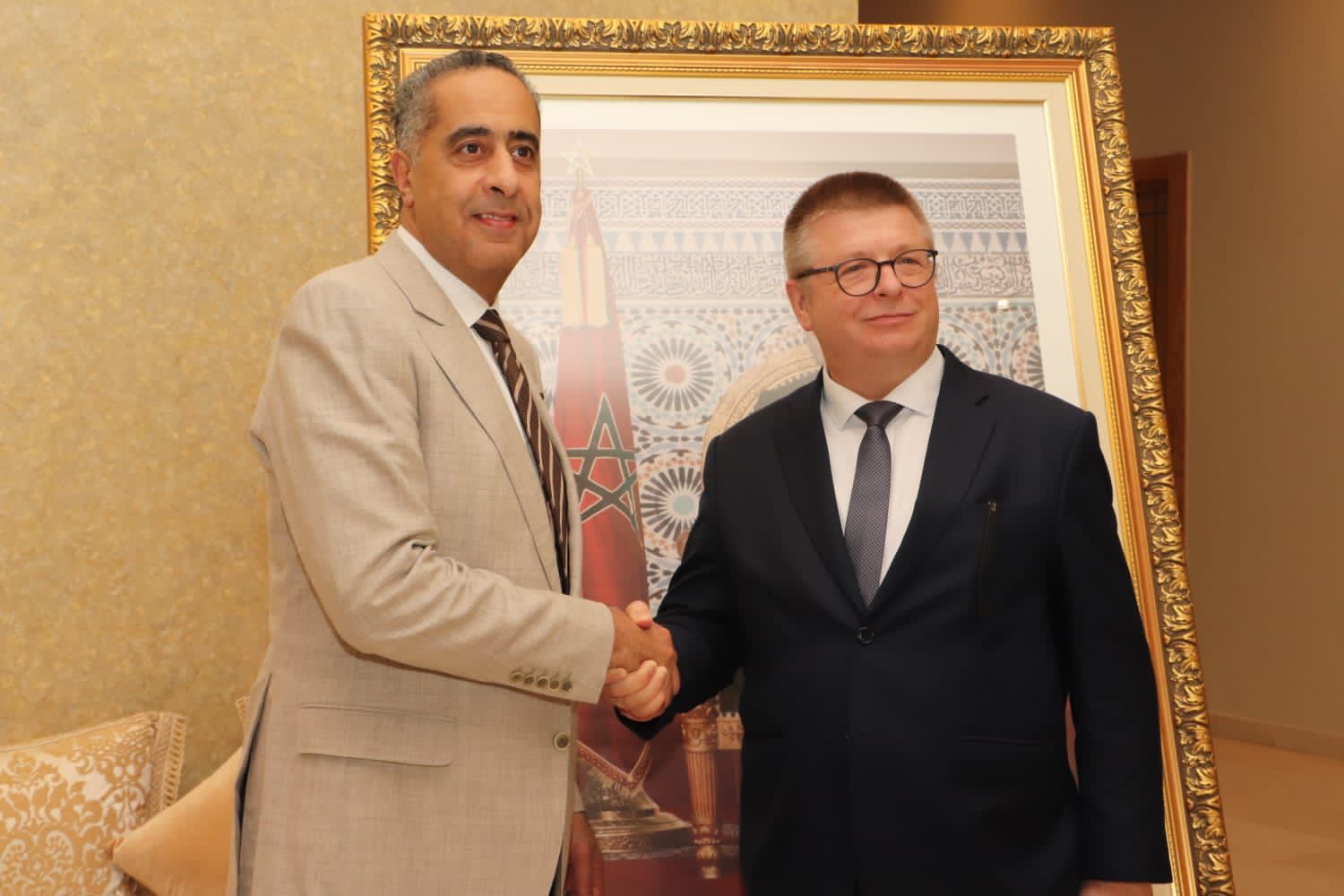 السيد عبد اللطيف حموشي يعقد لقاء عمل مع نائب رئيس الوزراء ووزير العدل البلجيكي ومع المديرة العامة بالنيابة لجهاز أمن الدولة ببلجيكا