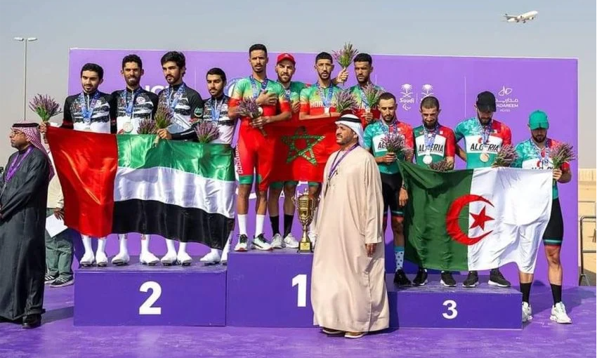 المنتخب المغربي للدراجات يُتوَّج بذهبية البطولة العربية للسباقات على الطريق بالرياض