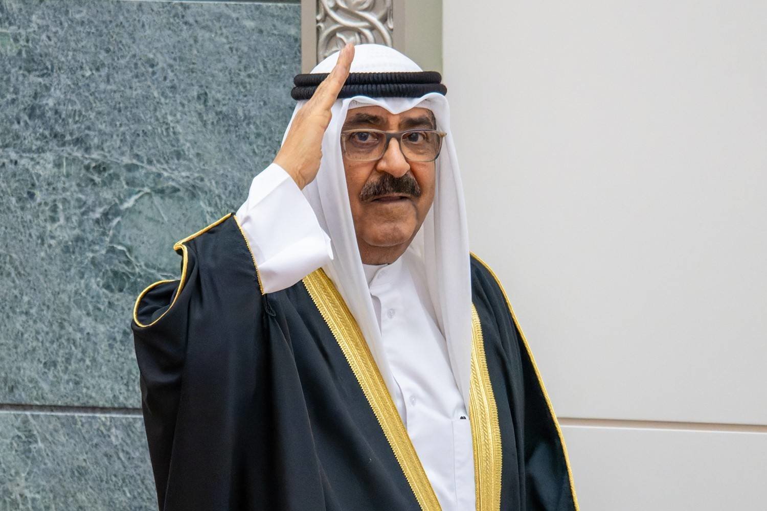 تعيين ولي عهد دولة الكويت الشيخ مشعل الأحمد الجابر الصباح أميرا للبلاد خلفا للراحل نواف