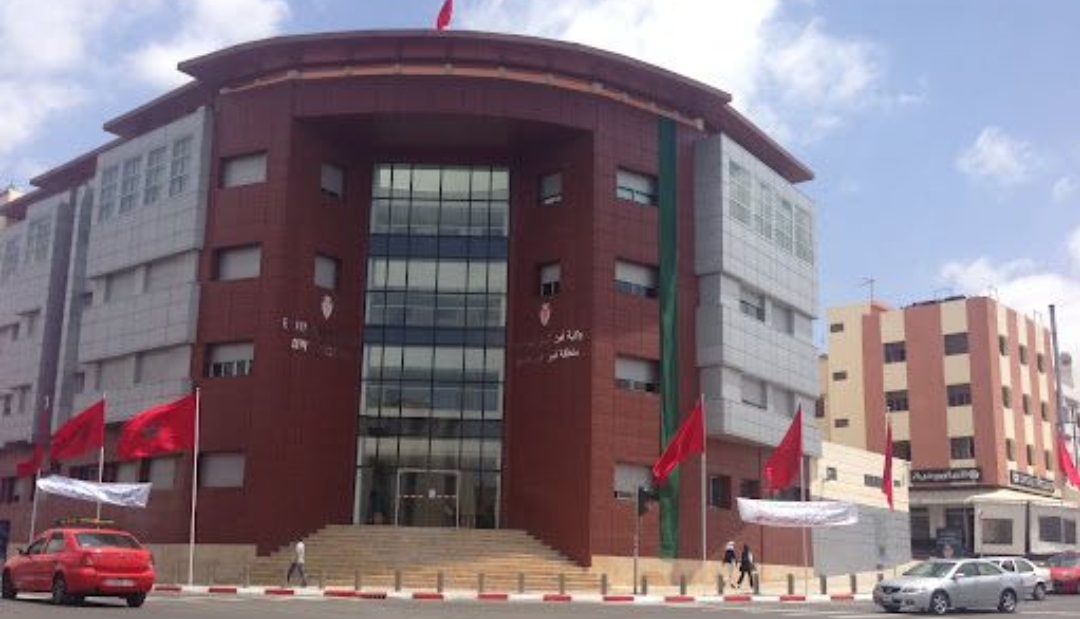 الشرطة القضائية بعين الشق توقف مستخدما يشتبه في تورطه في قضية تتعلق بالسرقة المقرونة بإضرام النار عمدا