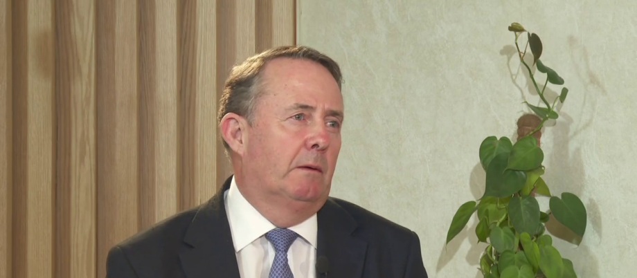 نائب بريطاني يدعو بلاده إلى الإعتراف بمغربية الصحراء