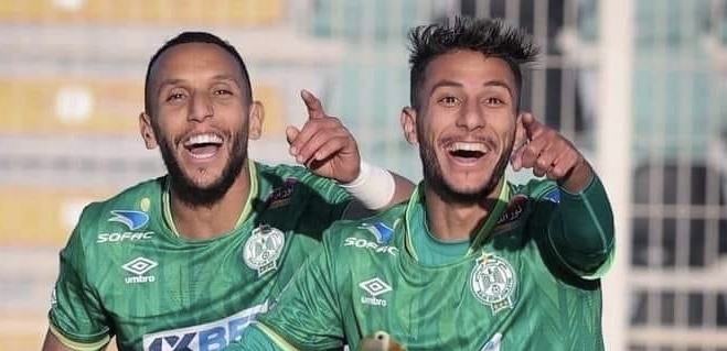 البطولة الوطنية الإحترافية لكرة القدم.. الرجاء الرياضي يهزم ضيفه مولودية وجدة ويتصدر الترتيب مؤقتا