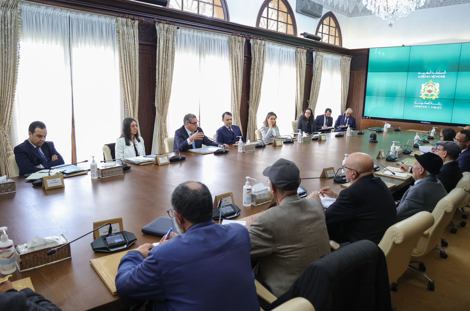 عزيز أخنوش يلتقي وفدا عن الكونفدرالية الديمقراطية للشغل