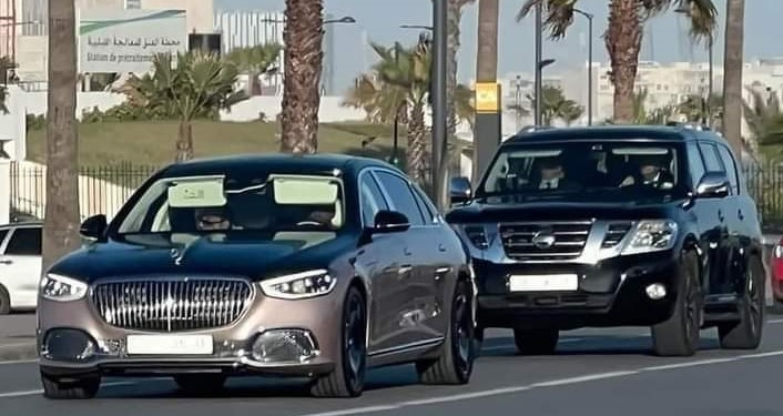 الملك محمد السادس يتجول بسيارته وسط شوارع الدار البيضاء في ثاني أيام عيد الفطر