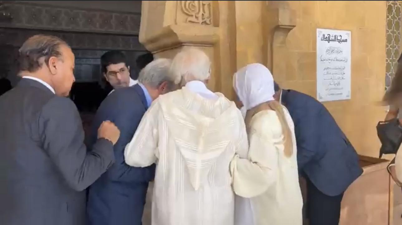 تشييع جثمان ليلى مزيان بنجلون حرم الملياردير عثمان بنجلون إلى مثواها الأخير بمقبرة الشهداء بالدار البيضاء