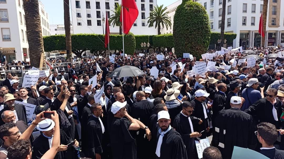 مشروع قانون المسطرة المدنية يخرج المحامين للاحتجاج أمام البرلمان