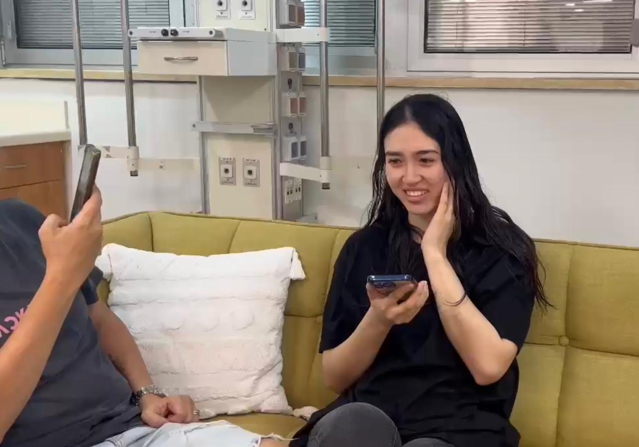 أسيرة إسرائيلية سابقة: عناصر القسام لم يضربوني وإصابتي سببها جيشنا