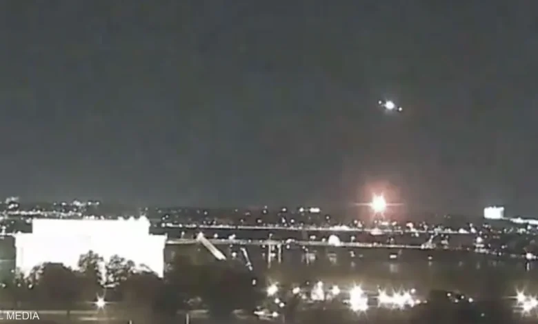 سقوط قتلى إثر اصطدام طائرتين بالقرب من مطار في واشنطن